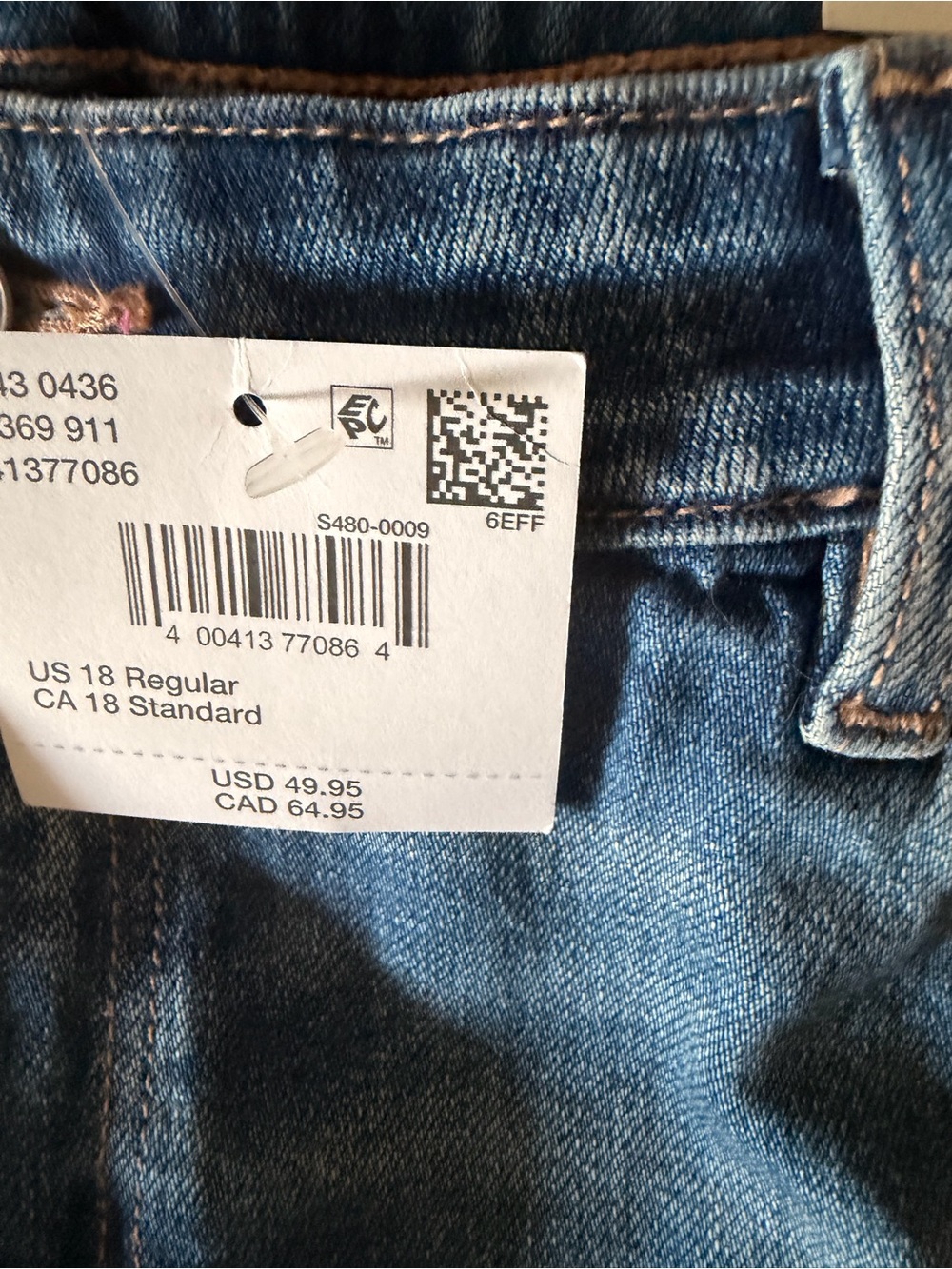 NWT American Eagle Outfitters size 18 Mom Jean in Deep Sea Blue